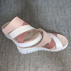 Vionic sandals slides, size 7 uptown sunset three tone